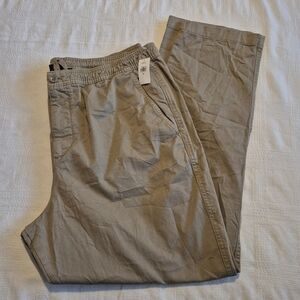 Gap men's size XL khaki elastic waisted pants, 4 pockets New